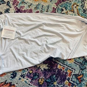 COPY - Ollie Gray nursing cover with magnetic closure - brand new with tags